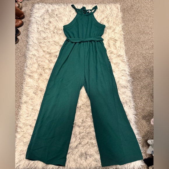 🌲White Birch Emerald Green Tiered Halter Neck Jumpsuit🌲 - Picture 4 of 6